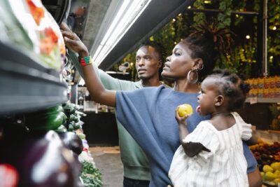 Courses en famille : les produits frais en hausse de 9,5 % sur un an, comment ajuster le panier